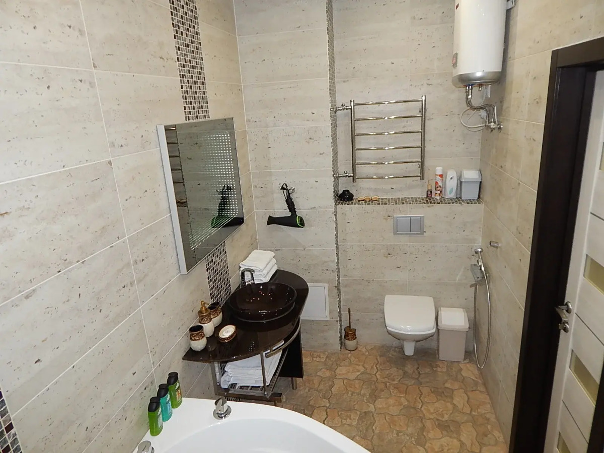 Элитная 2х квартира класса люкс с камином, джакузи и кондиционером на ул. Ядринцевская. Метро площадь Ленина