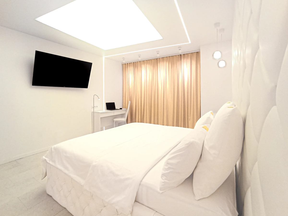 Апартаменты 12 этаж,студия 30кв.м,джакузи,вид на Волгу,новый дом,самый центр,вокзал пешком