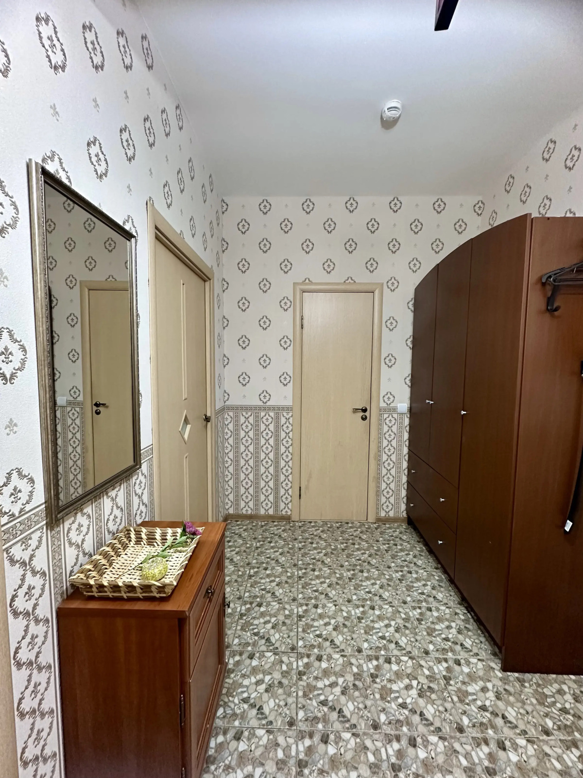 Квартира Garnet Apartments Уют