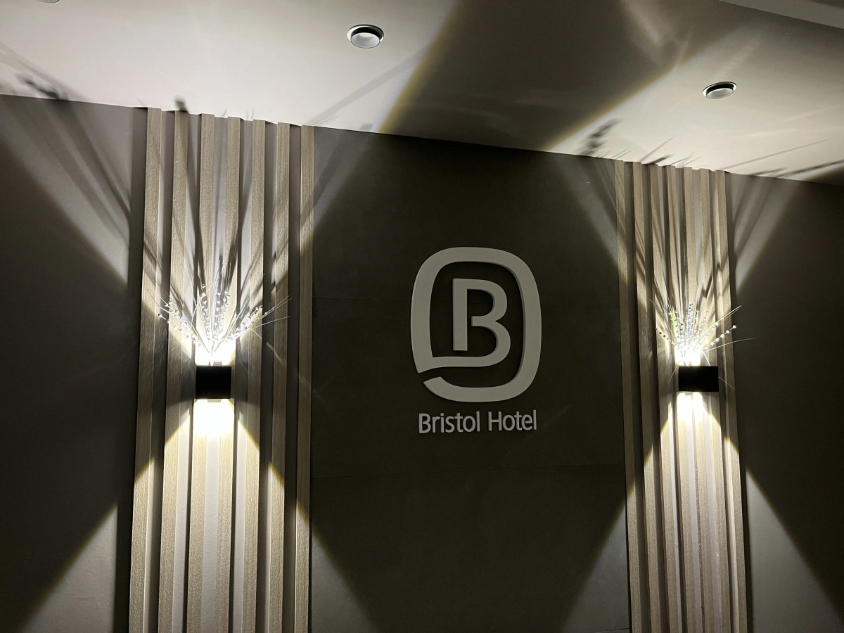 Отель Бристоль