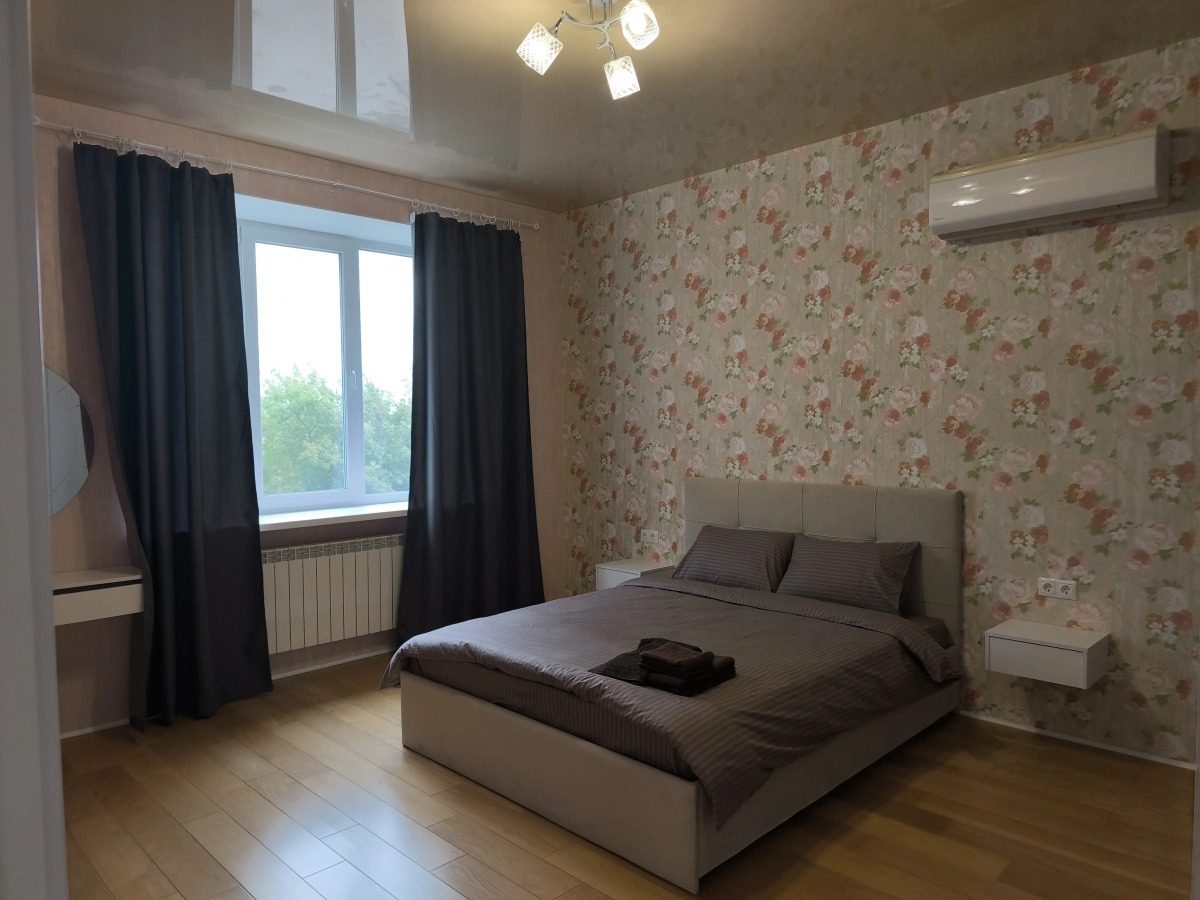 Квартира просторная на Богдана Хмельницкого