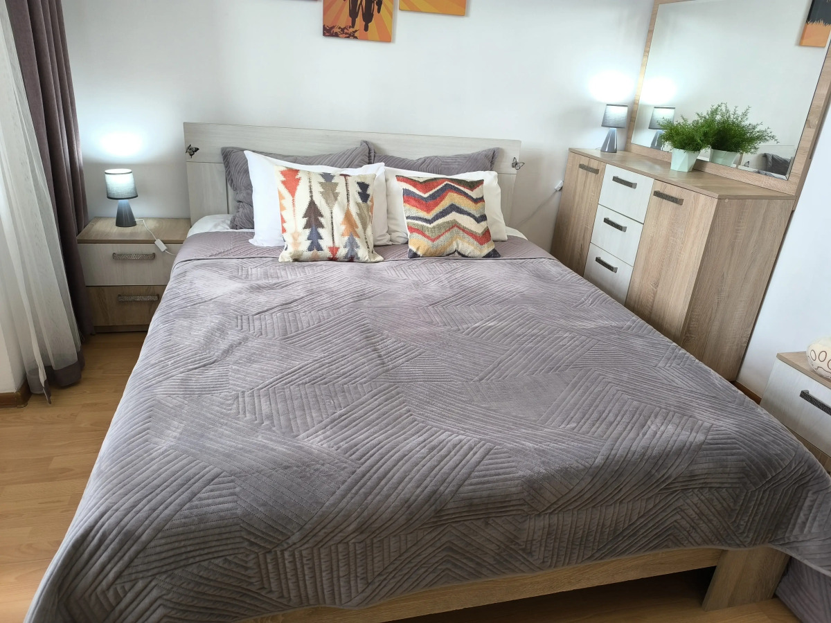 Двухкомнатная Квартира в Центре с Видом на Город и на Горы