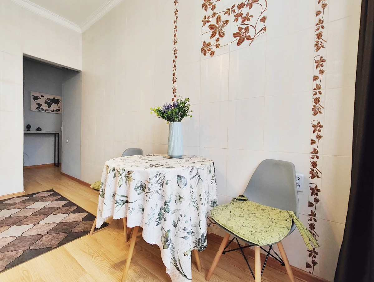 Апартаменты M.O.O.N. APARTMENTS Seifullina 500