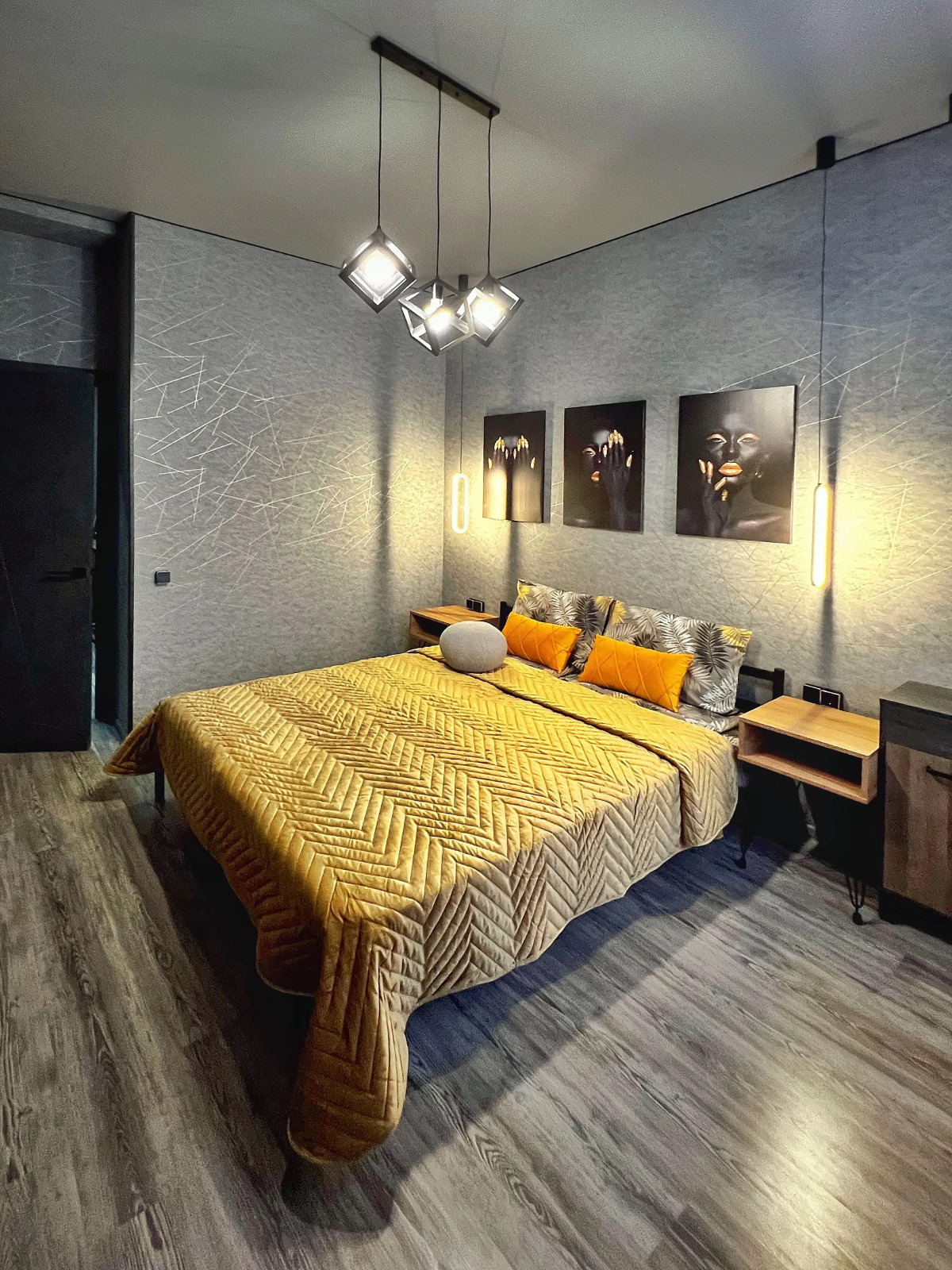 Апартаменты Granada Шикарная евро-двушка в центре города с новым ремонтом в стиле Лофт