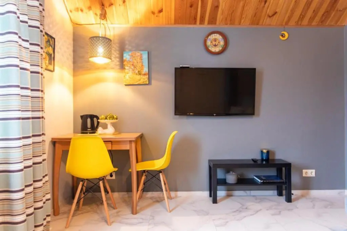 Гостевой дом Four Lions House (Фор Лайонс Хаус)