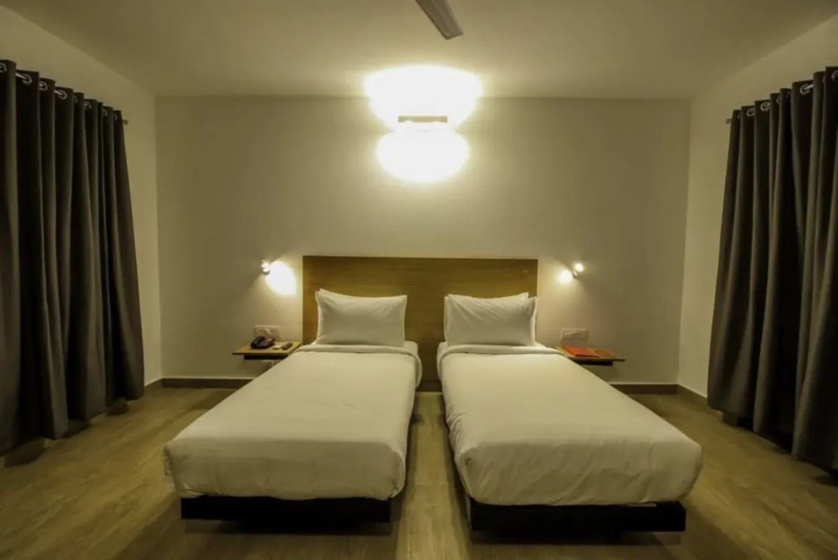 Отель Oceans 7 Ashwem