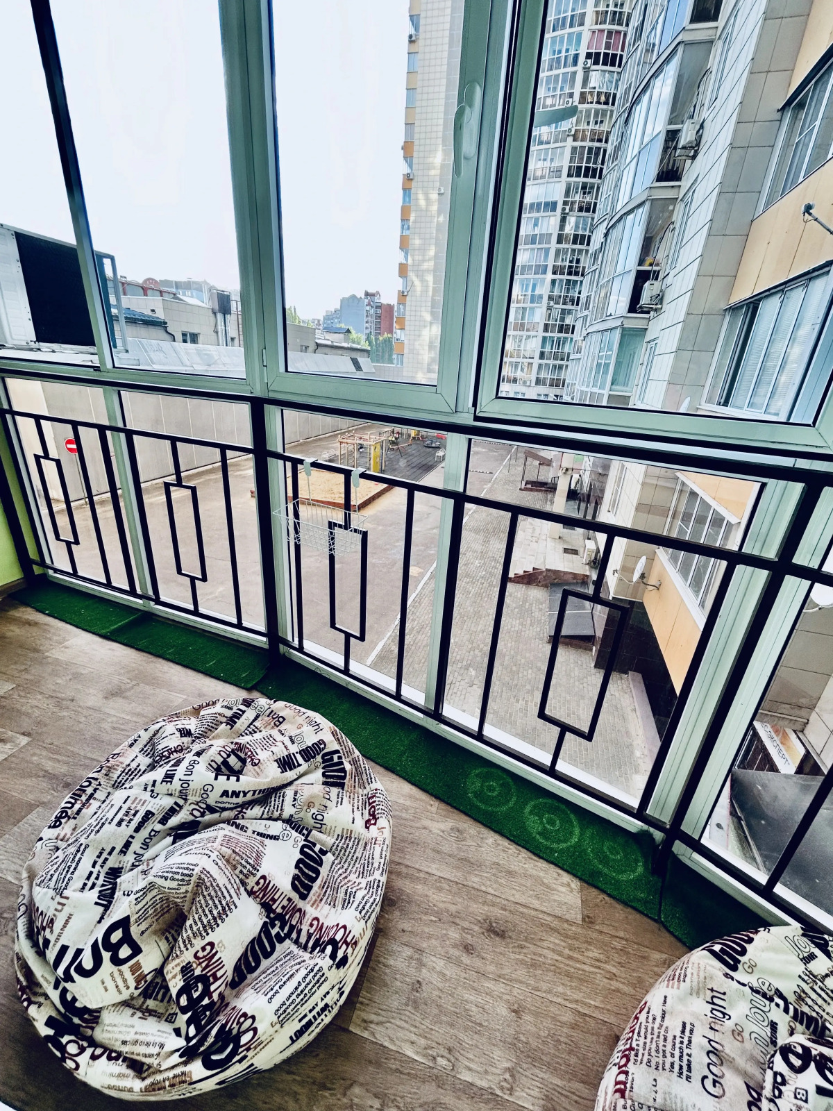 Квартира Уютная просторная однушка (55кв.) с АЛИСОЙ