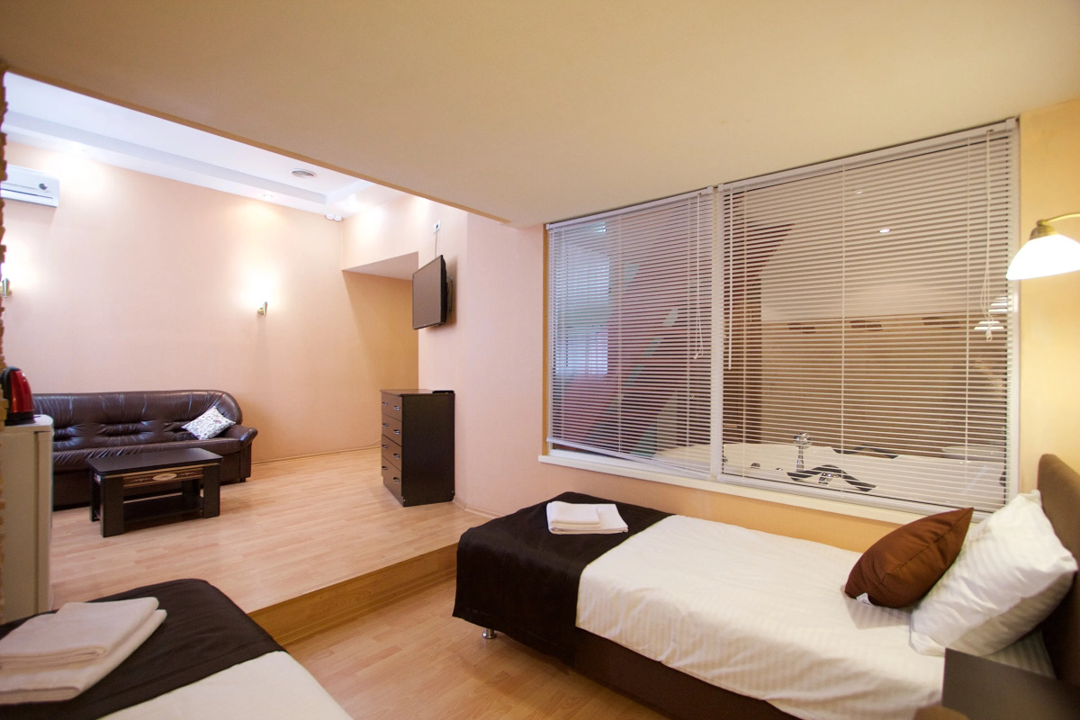 Отель Автодвор