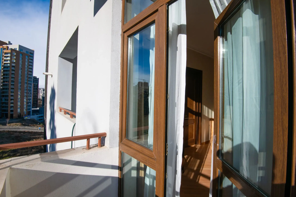 Апартаменты in Central Vake with City View