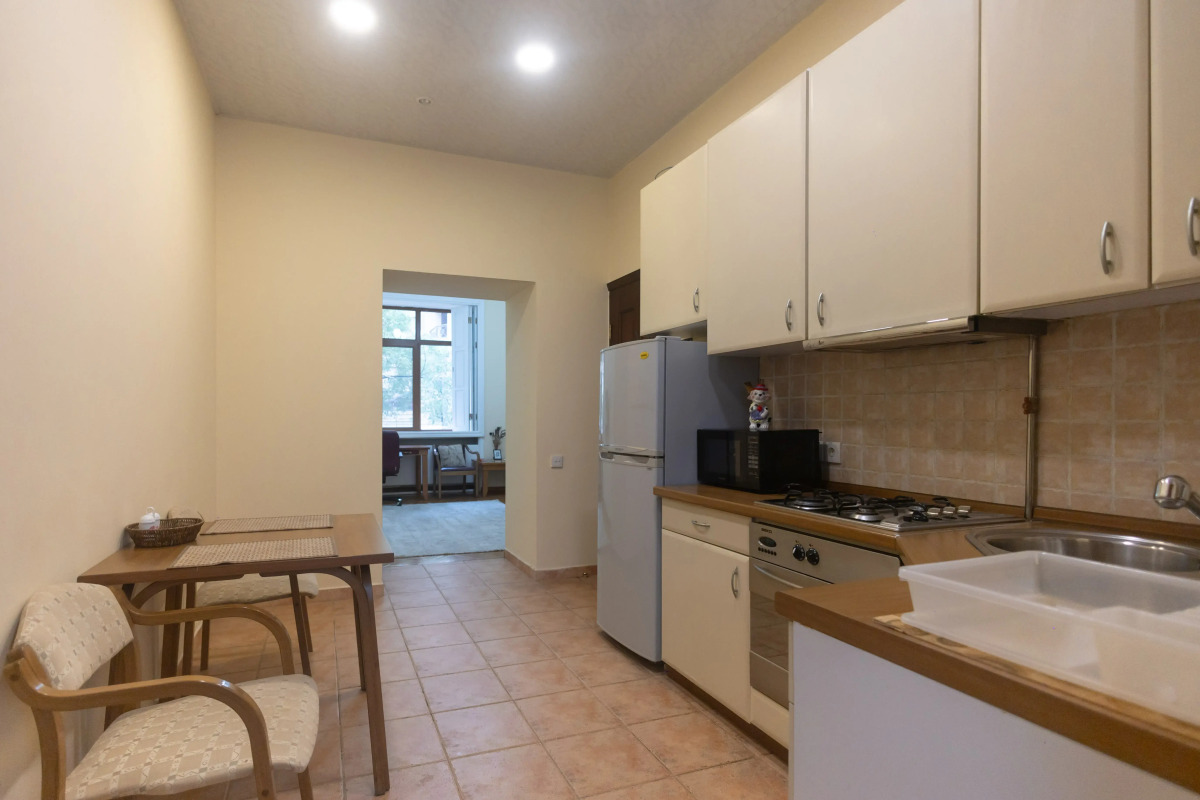 Апартаменты Односпальные с Гостиной Комнатой на Торговой (K1)