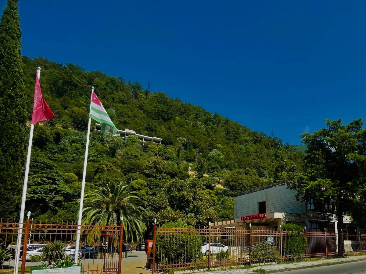 Отель СКК Континент Гагра