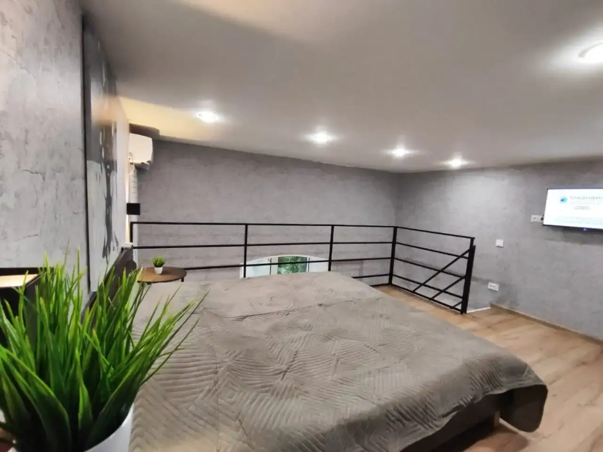 Апартаменты 2х уровневая квартира в стиле Лофт в центре города