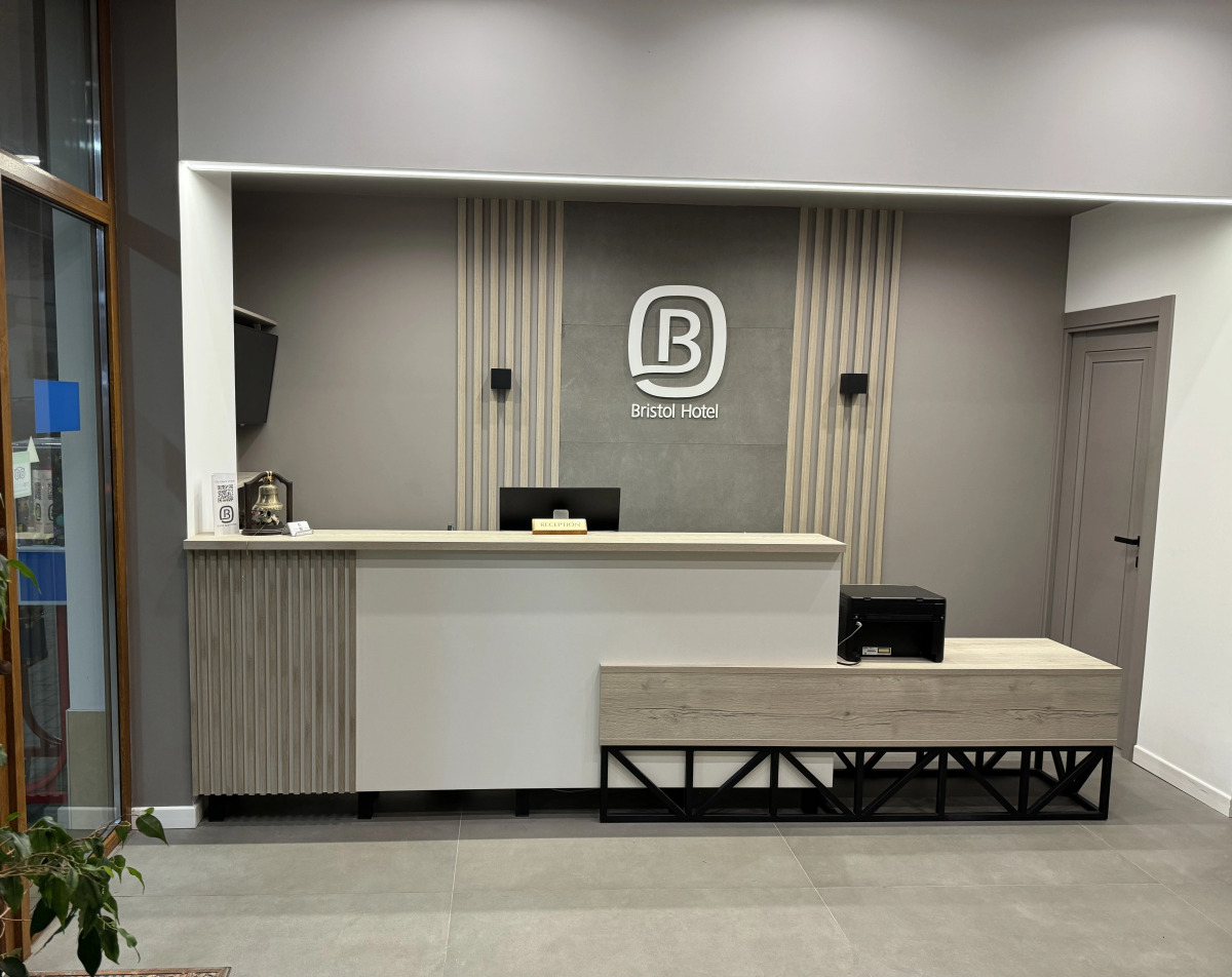 Отель Бристоль