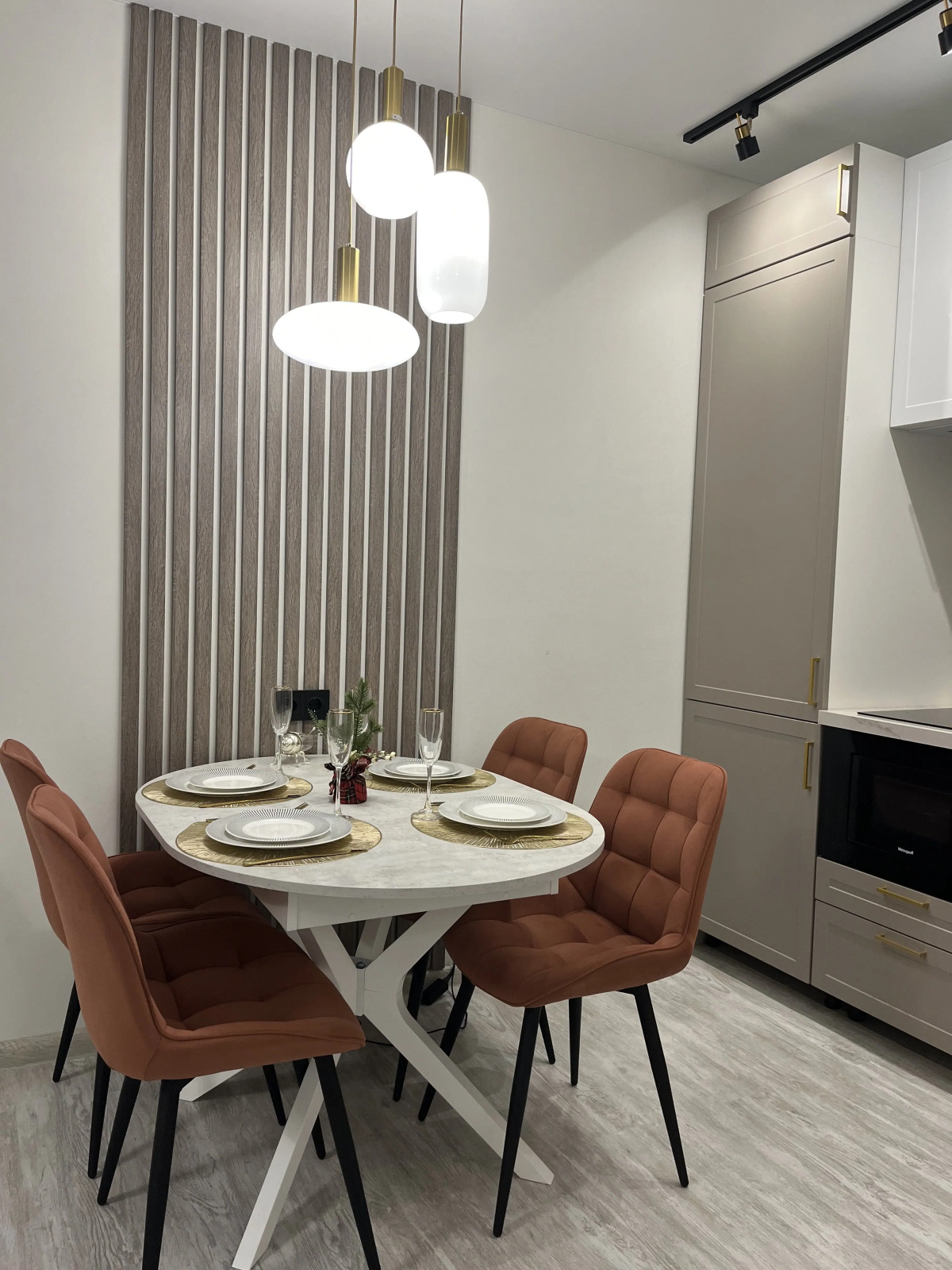 Квартира Парадайз LUX с камином в центре