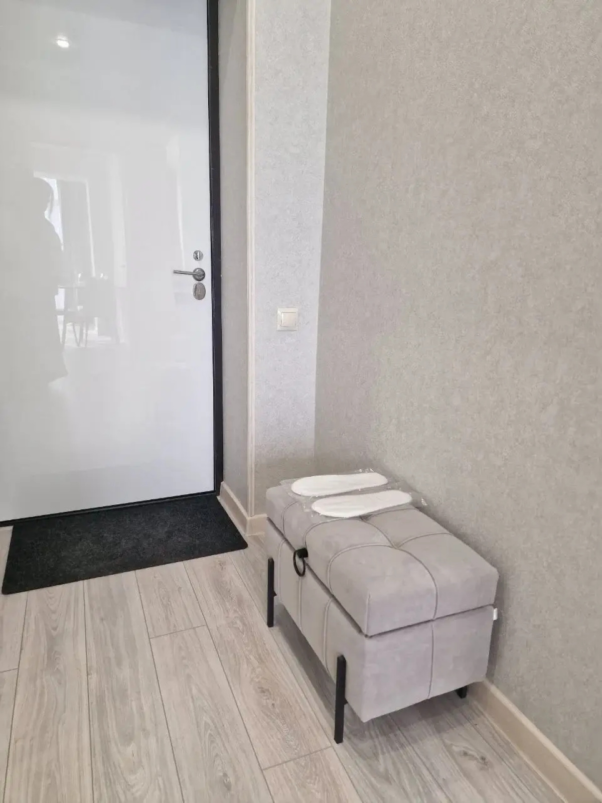 Квартира Flatirini с панорамными окнами в ЖК Весна