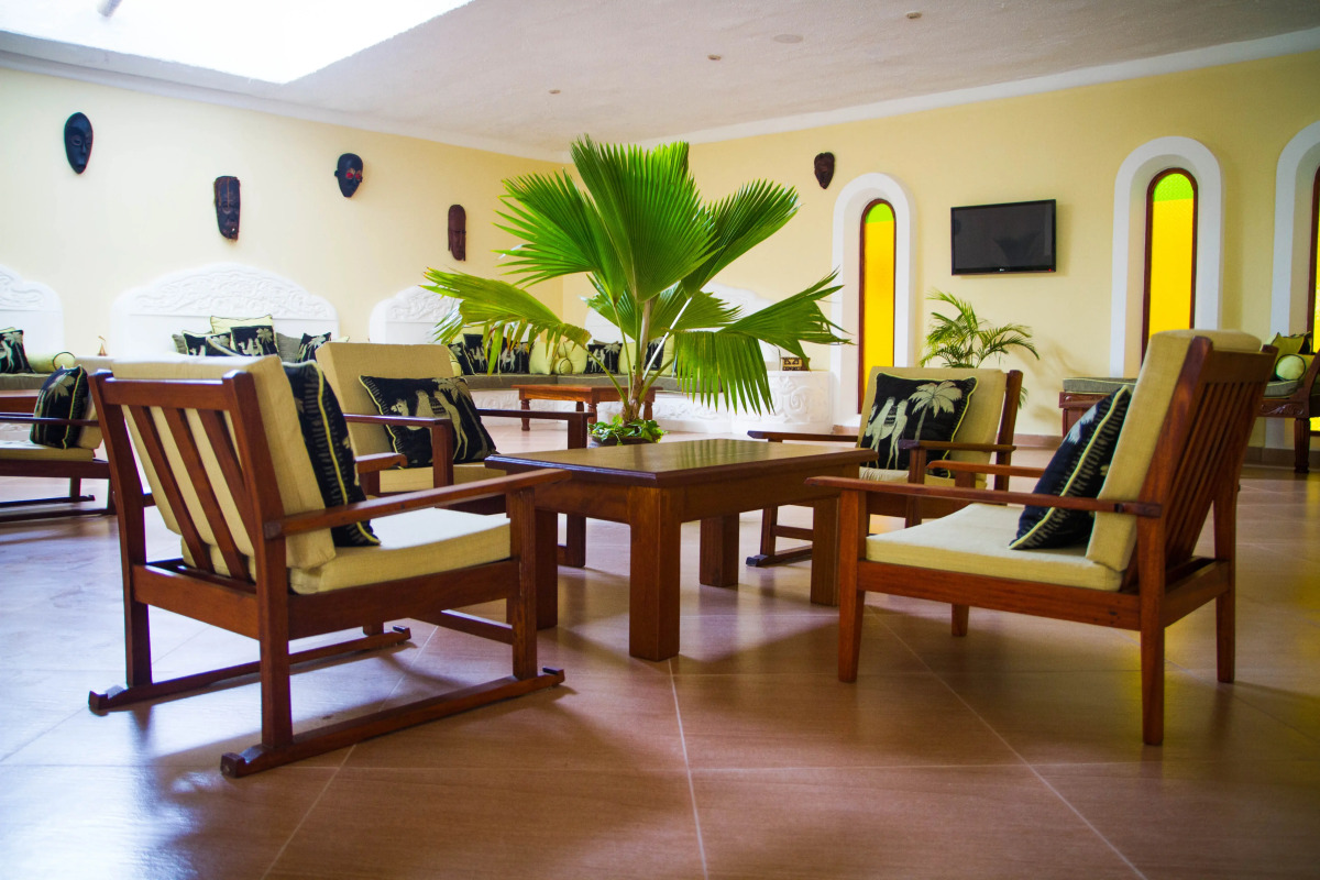 Отель Flamingo Beach Resort & Spa