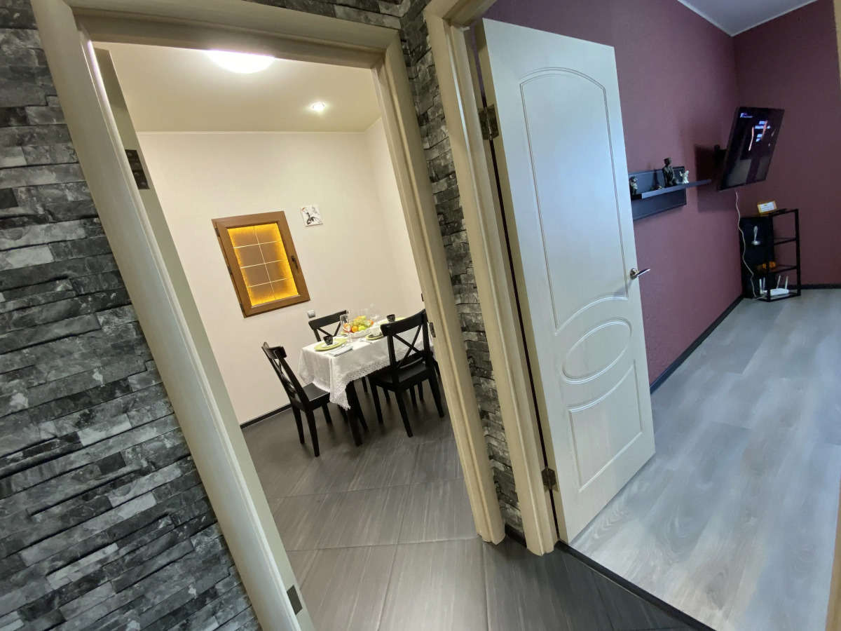 Квартира 2-комнатная KOMILFO-HOME на Топоркова