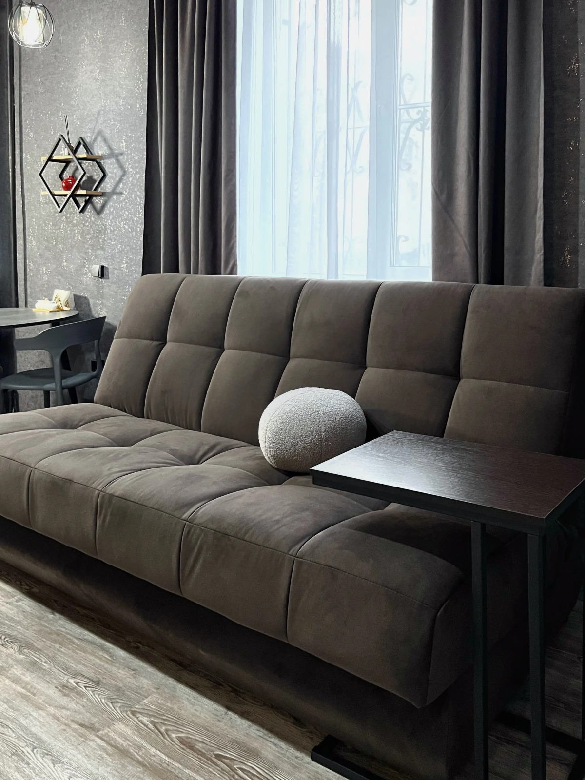 Апартаменты Granada Шикарная евро-двушка в центре города с новым ремонтом в стиле Лофт