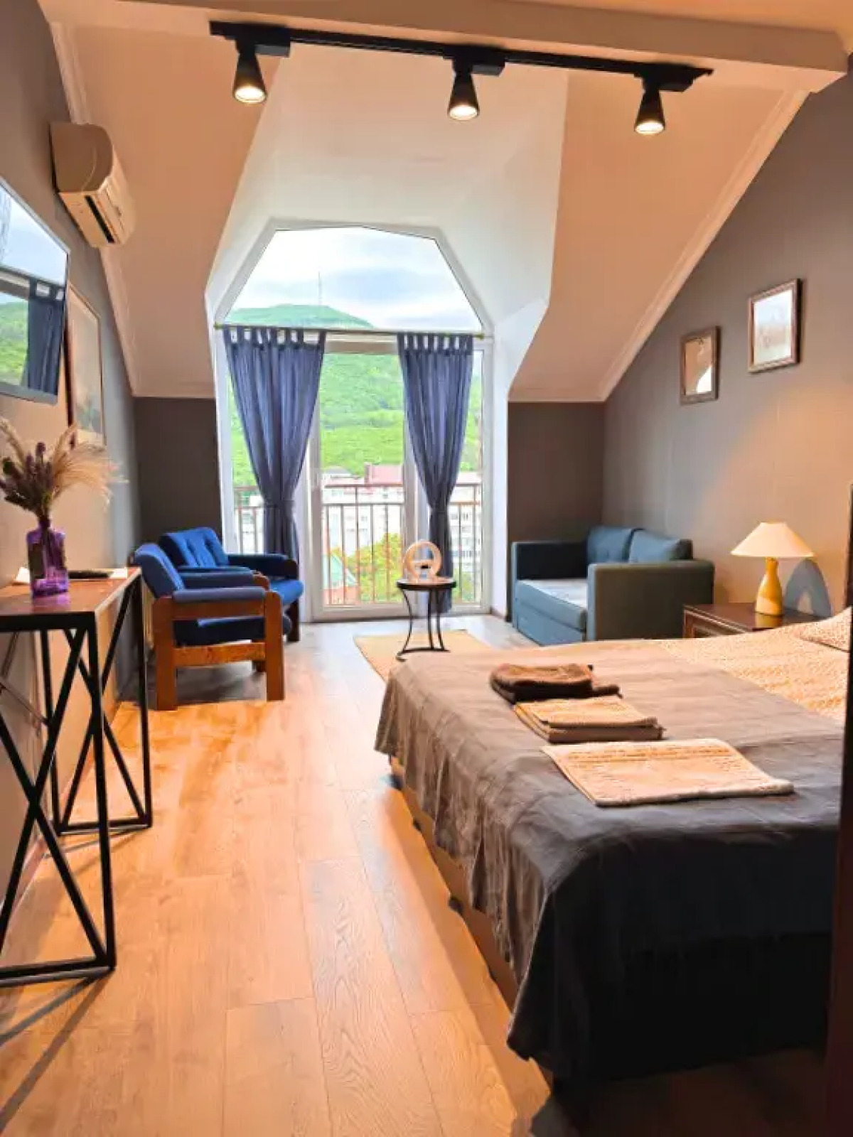 Квартира Дизайнерская 1-комнатная с великолепным видом на Машук