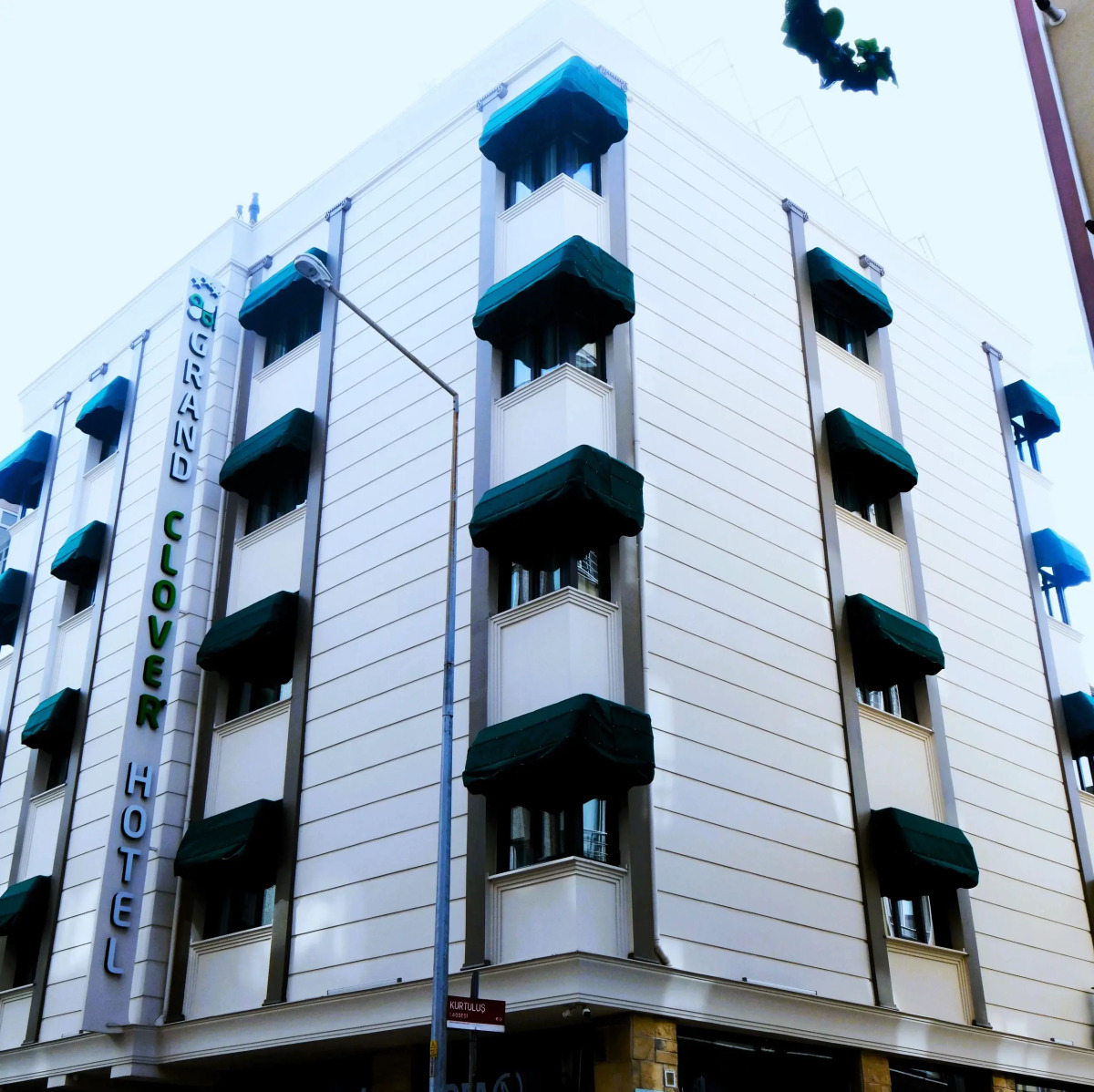 Отель Grand Clover