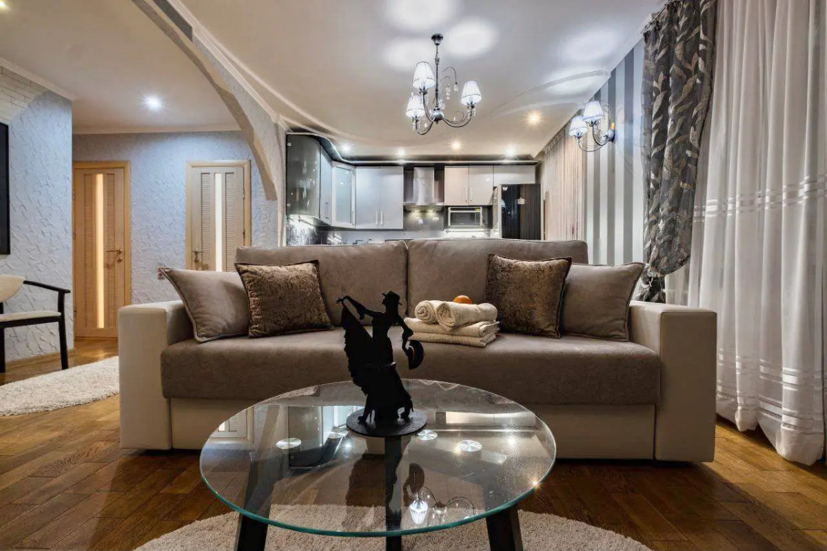 Достойная четырехкомнатная квартира в центре