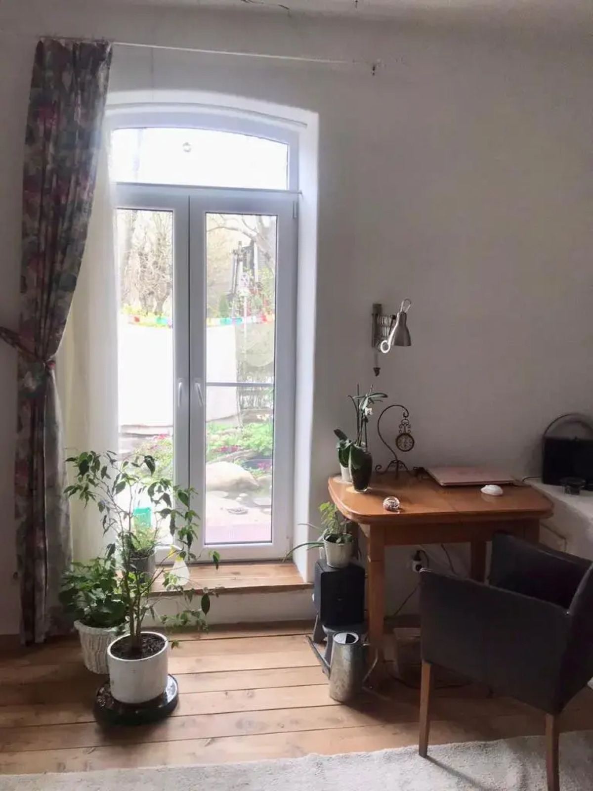 Апартаменты возле пляжа с красивым садом