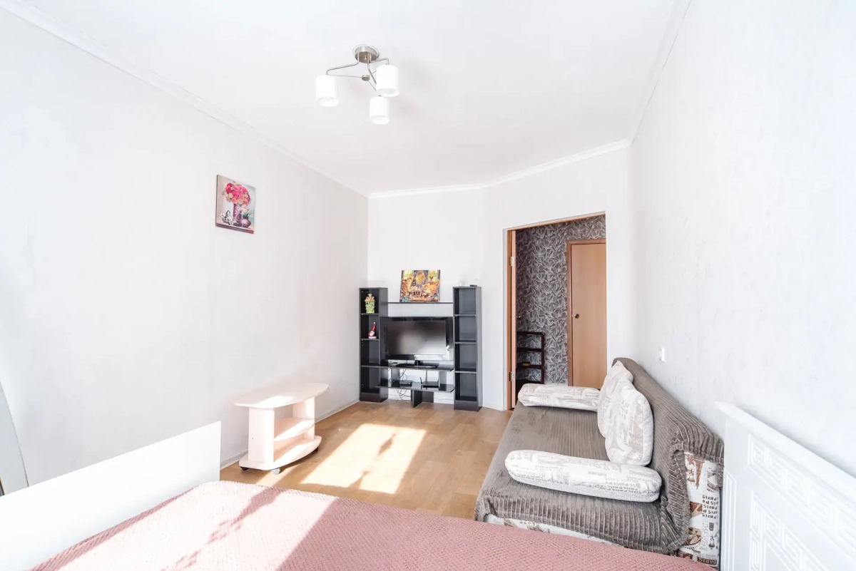 Квартира Островского 75/1