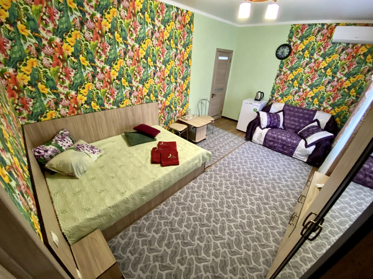 Гостевой дом 38 Попугаев