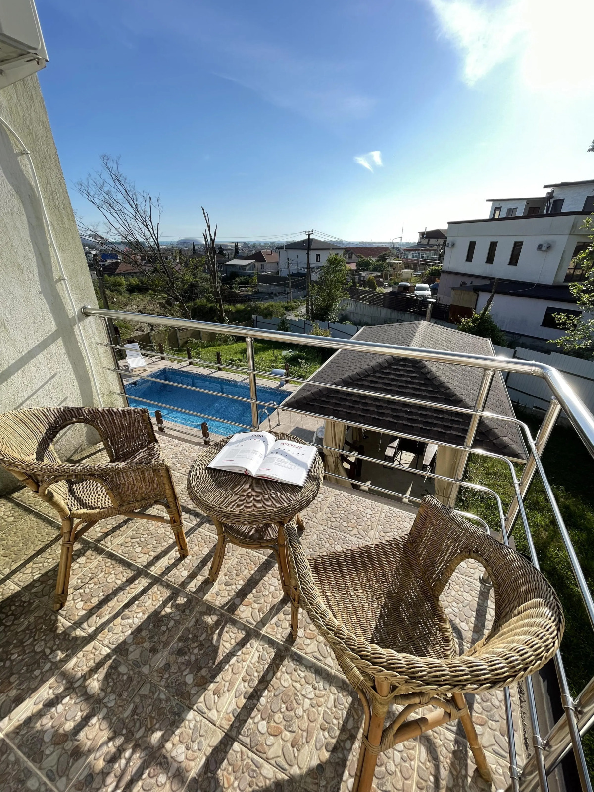 Вилла с бассейном и 5 мастер спальнями