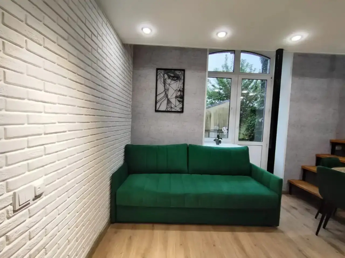 Апартаменты 2х уровневая квартира в стиле Лофт в центре города