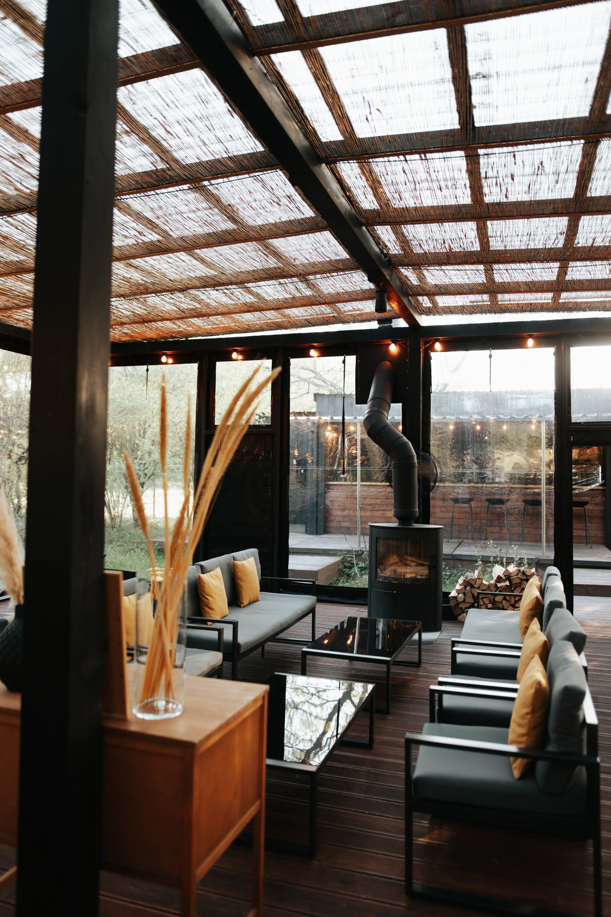 Поляна Глэмпинг, 1-я линия моря (12+)