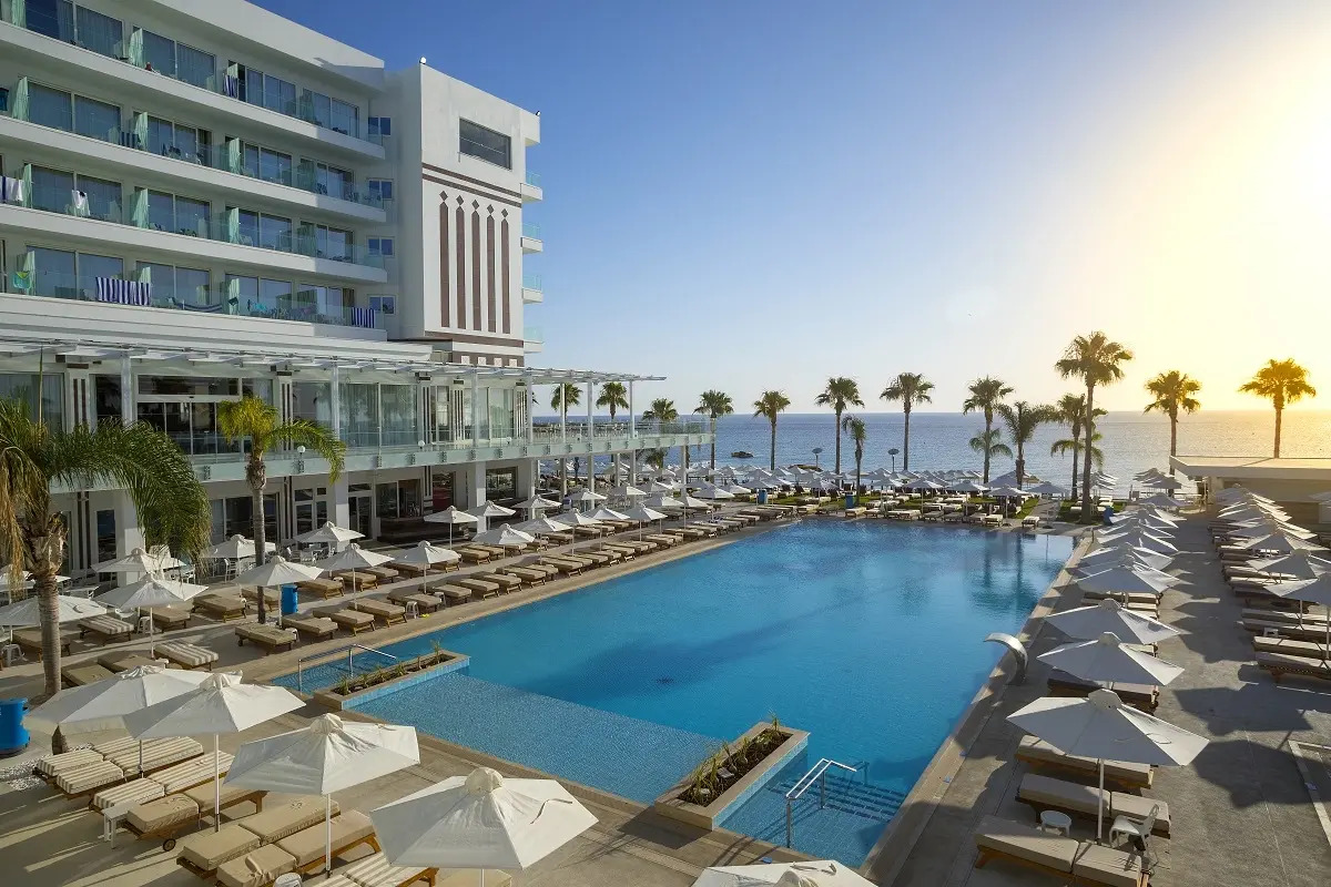 Отель Constantinos The Great Beach