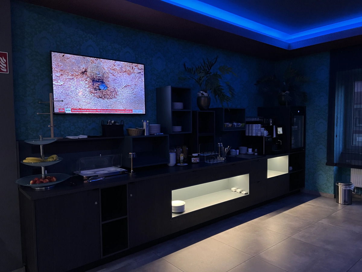 Отель Attaché an der Messe