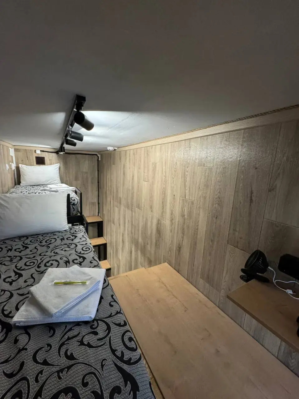 Отель Городской Вацлавъ.Рус