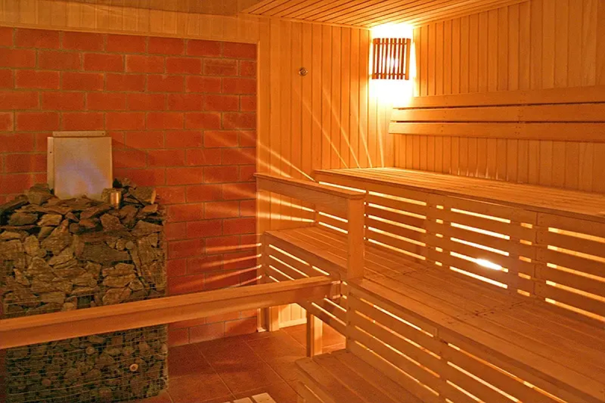 Отель NATIONAL Dombay