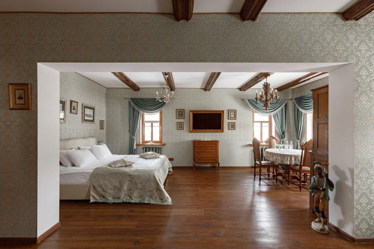 Отель Империал