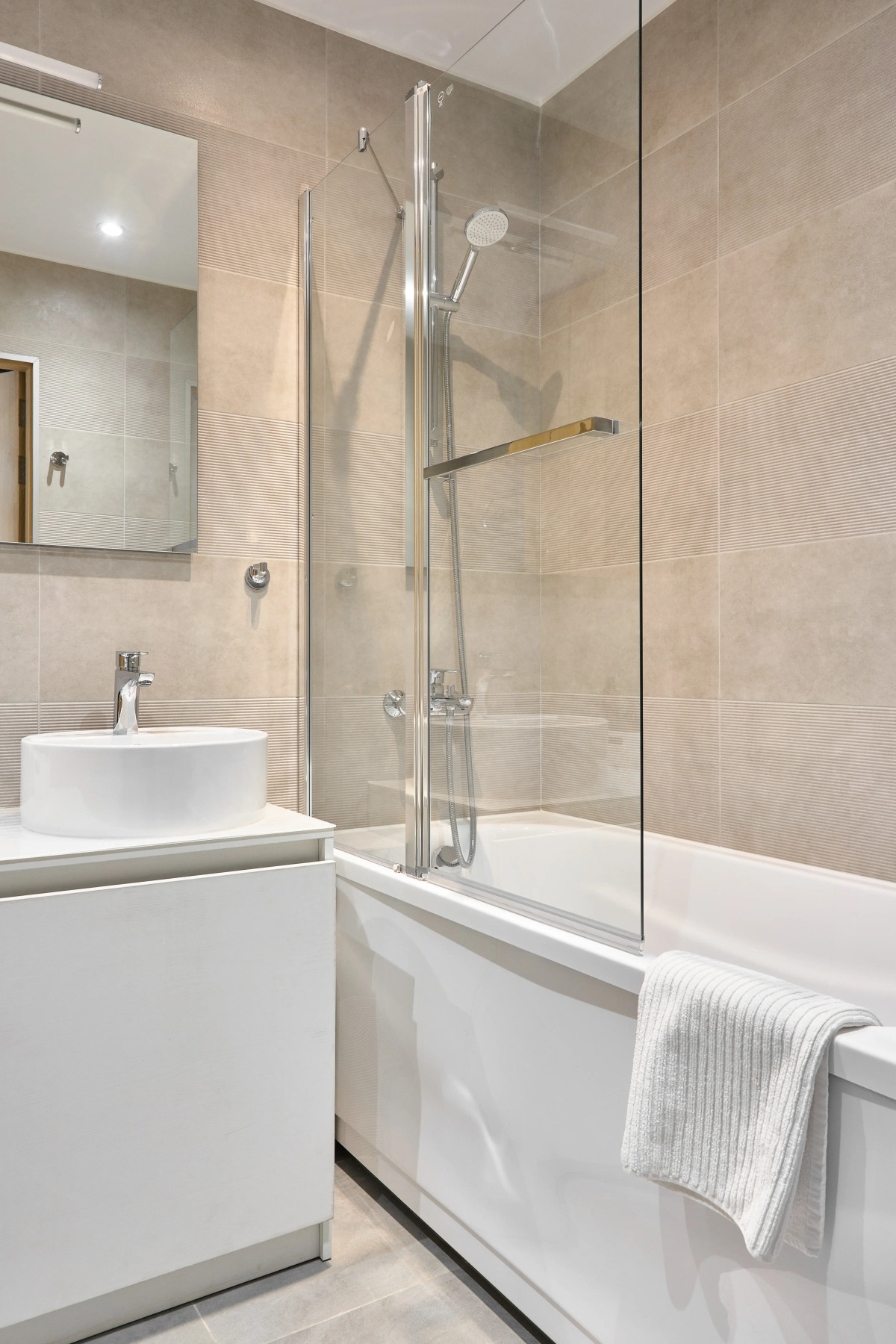 Апартаменты бульваре Десантника Вадима Чугунова 3