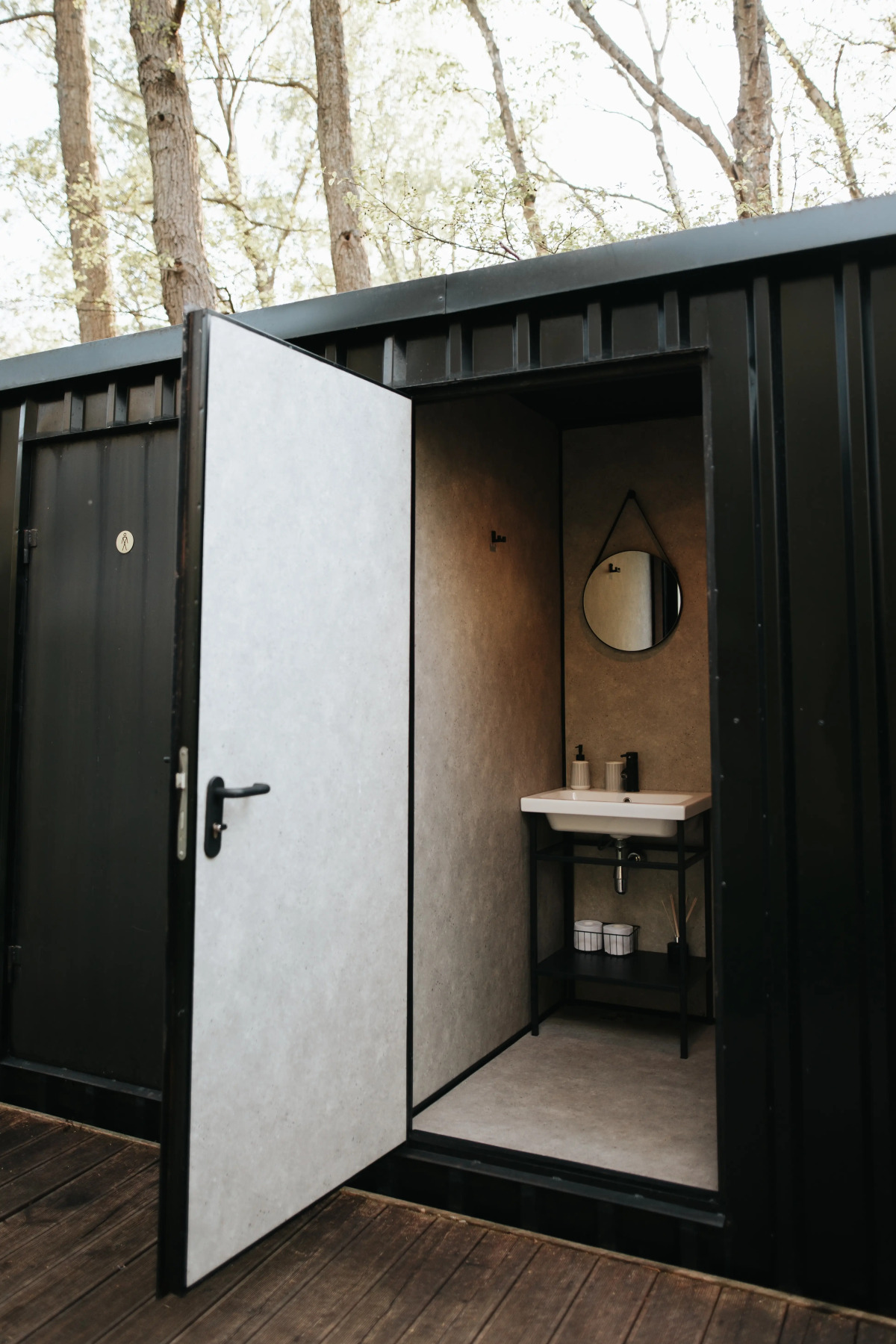 Поляна Глэмпинг, 1-я линия моря (12+)