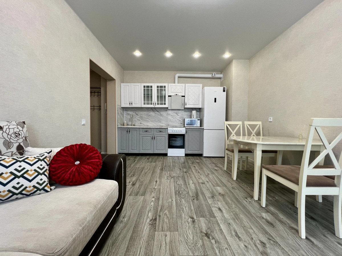 Квартира Евро 3-ком на Смирнова 3 (кв. 185)