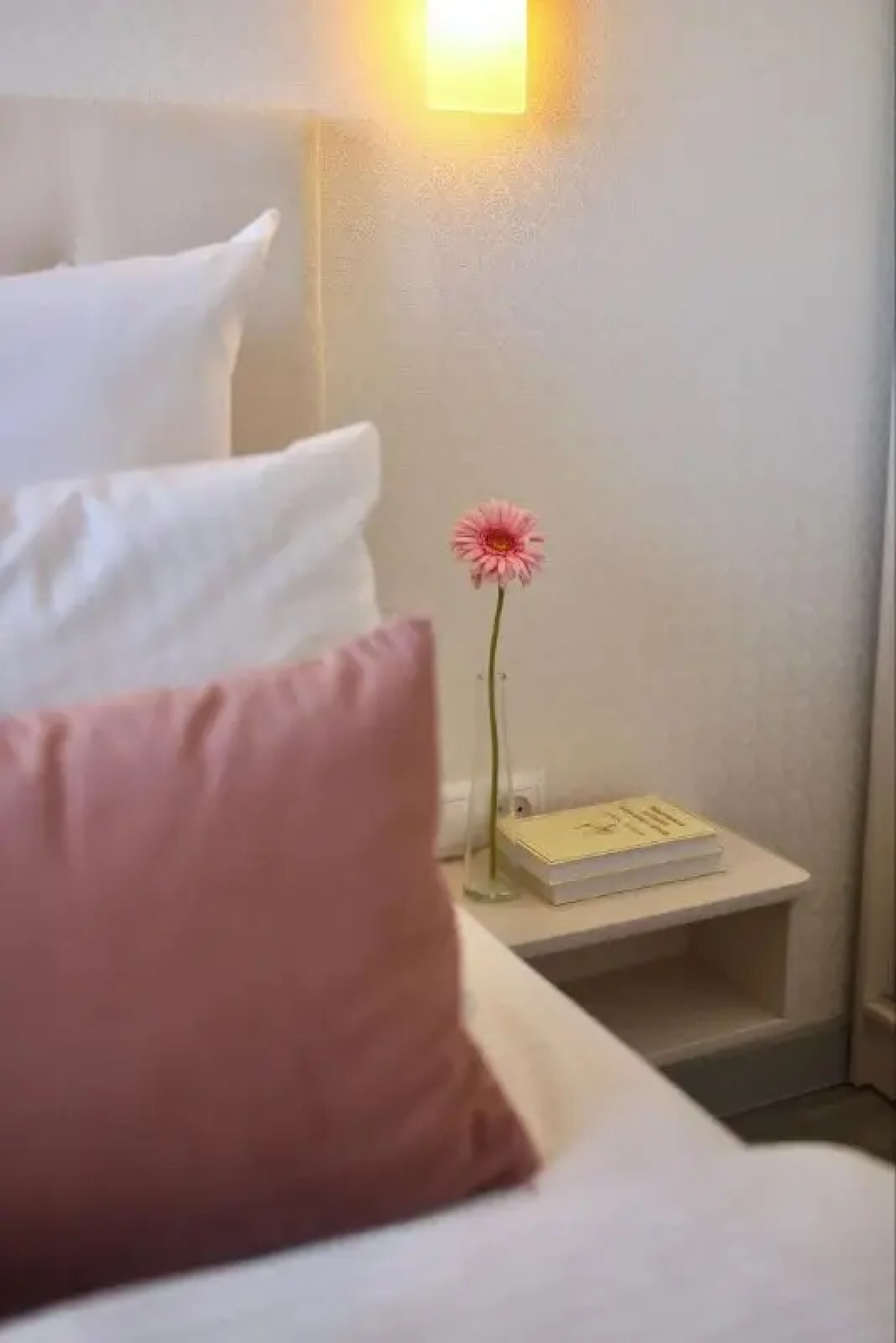 Квартира Flatirini с панорамными окнами в новом ЖК 1