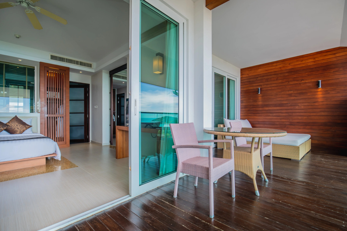 Отель KC Resort & Over Water Villas