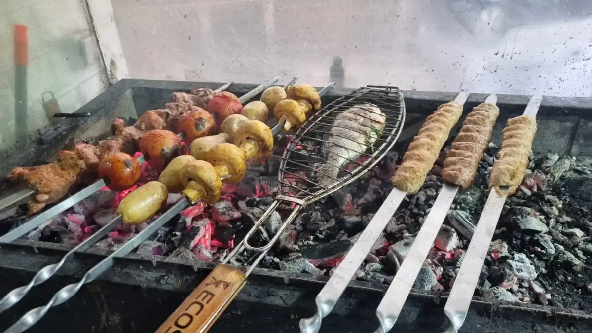 River House Apartments