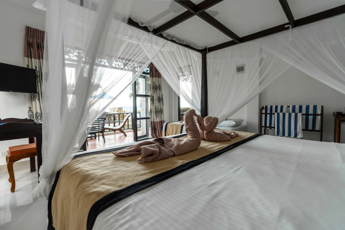 Курортный отель Ananthaya Beach