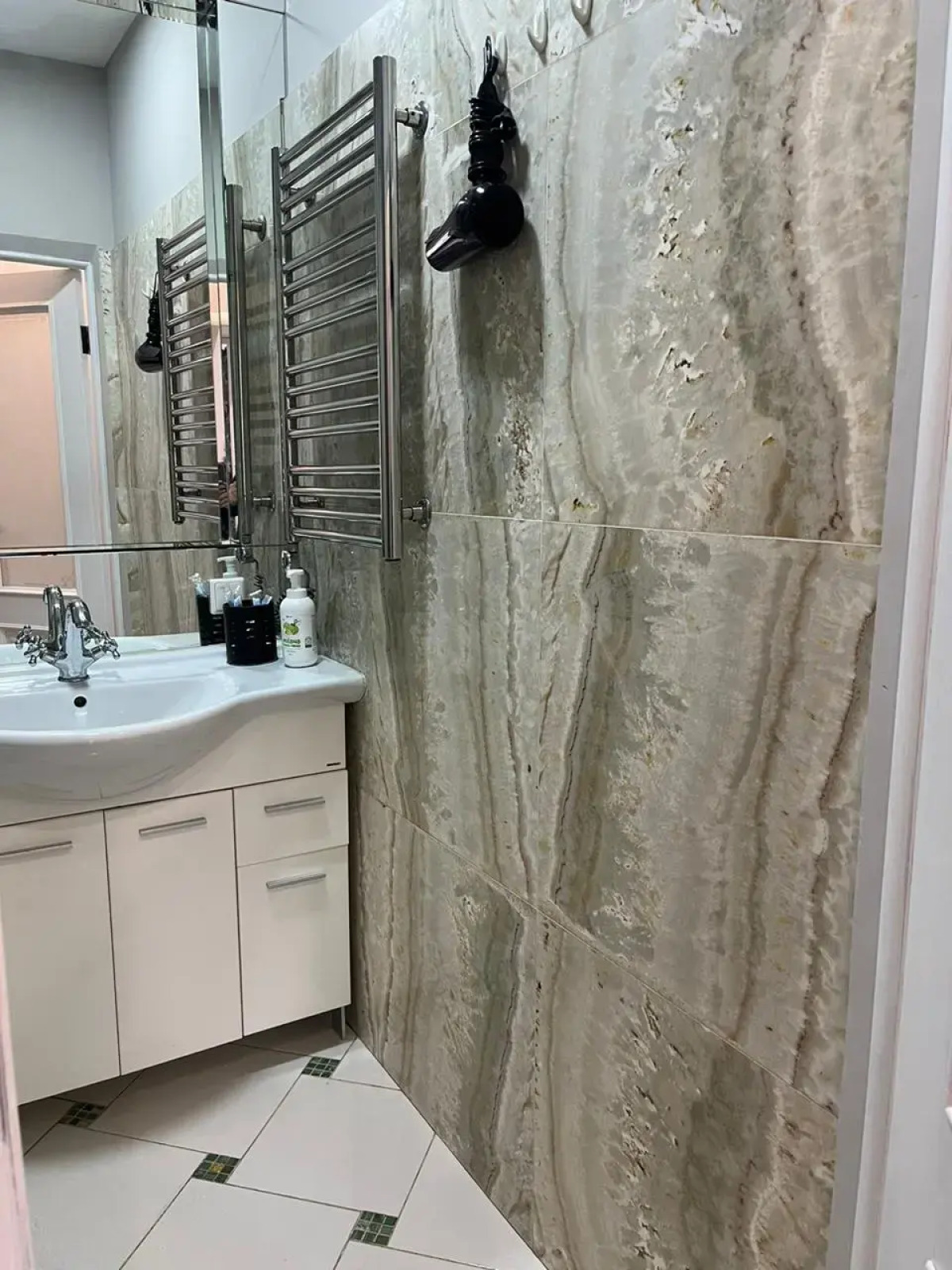 Квартира M.O.O.N APARTMENTS  Толе би Тулебаева кв 8 Центр