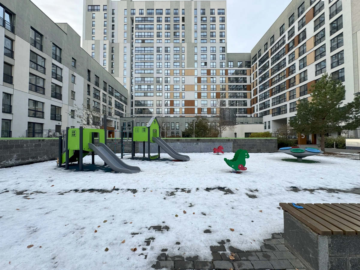 Апартаменты Четырехместная дизайнерская квартира в ЖК "Новин"