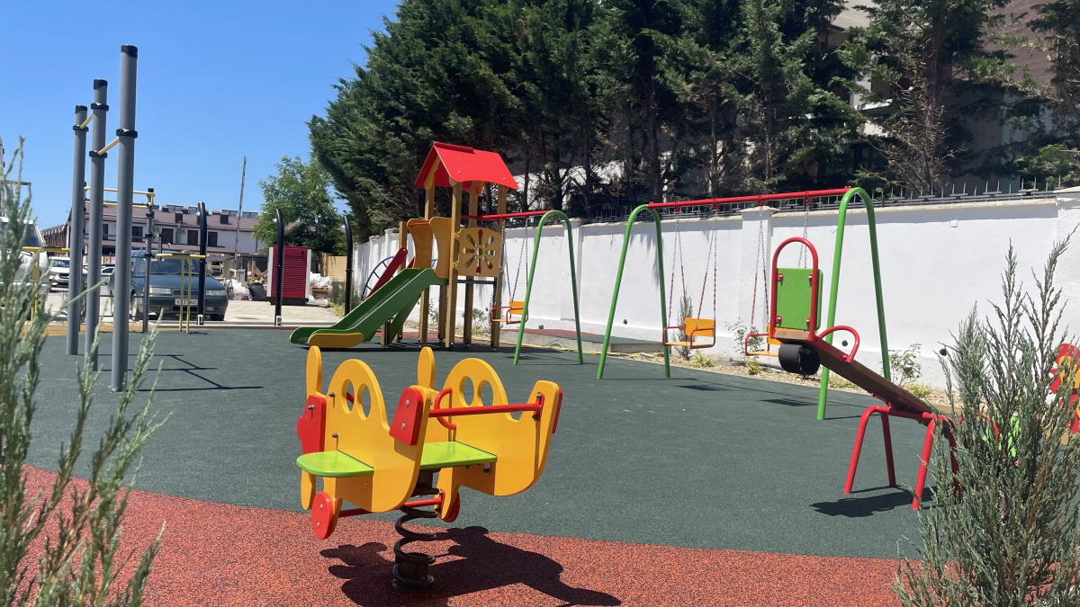 Апартаменты с бассейном у моря