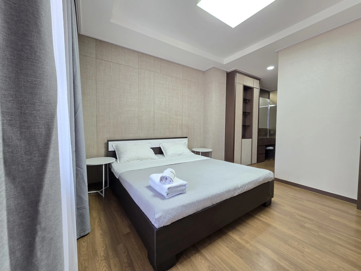 Апартаменты Luxury возле посольства США 2й этаж с шикарным видом на Мечеть