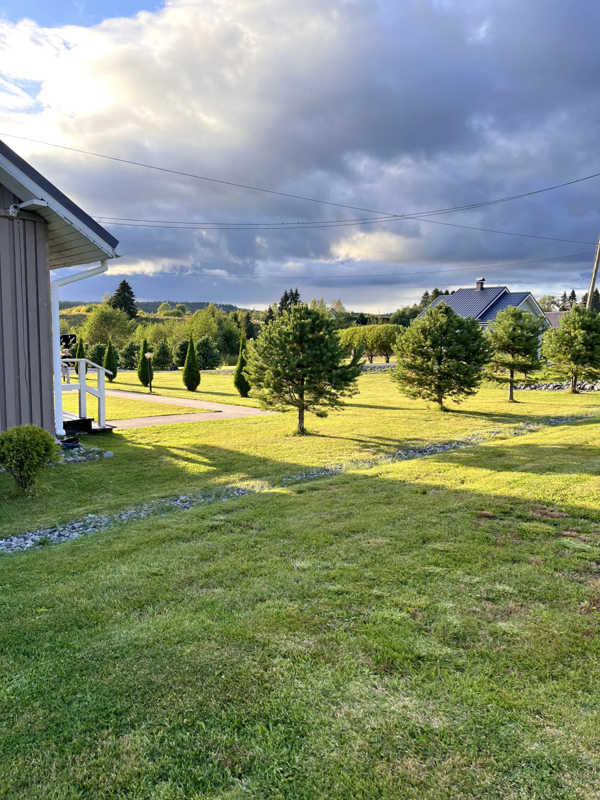 Частный дом у реки