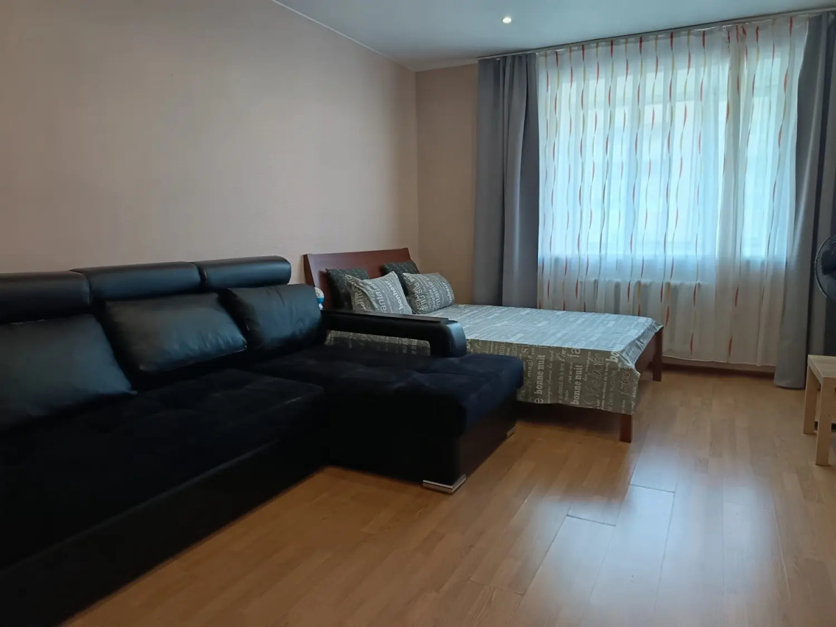 Квартира Серова 51/11