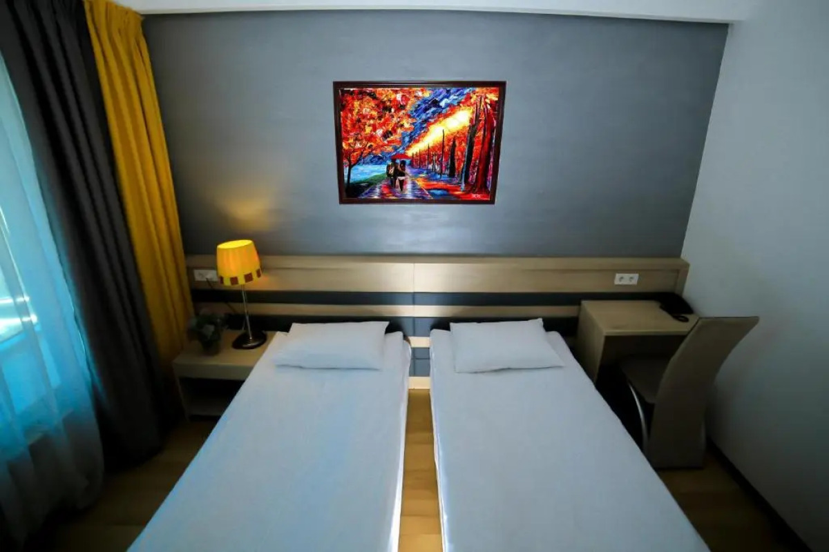 Отель Астра